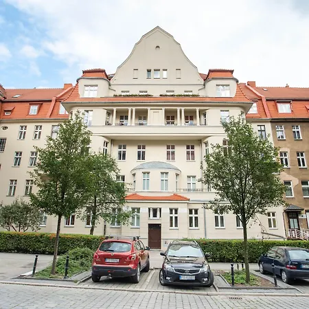 Velvet アパートホテル 3*